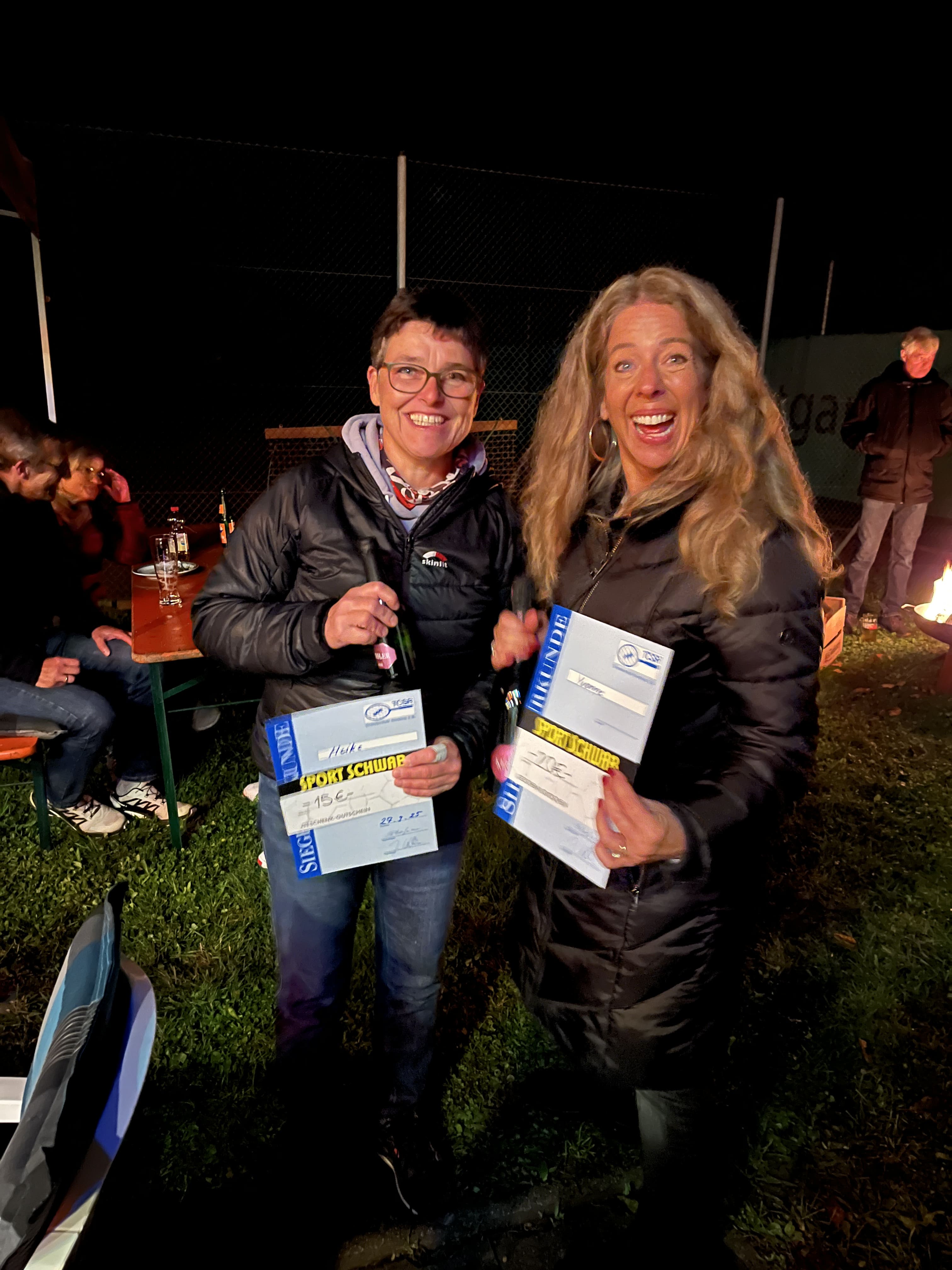 Siegerehrung Damen: Heike neben Yvonne